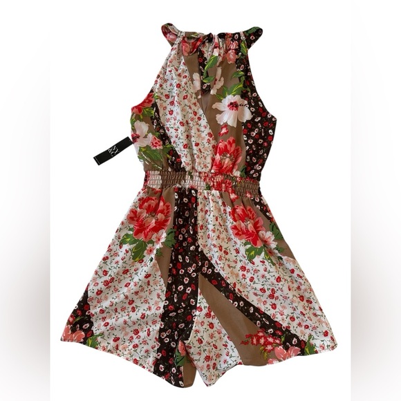 NY&C Floral Halter Neck Romper with Smocked Waist XS Romantic Garden Collection - Picture 9 of 13